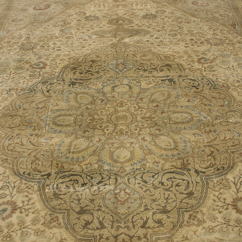Vintage Turkish Hand-Knotted Rug - 6' 8" x 9' 8" (80" x 116") - K0092910