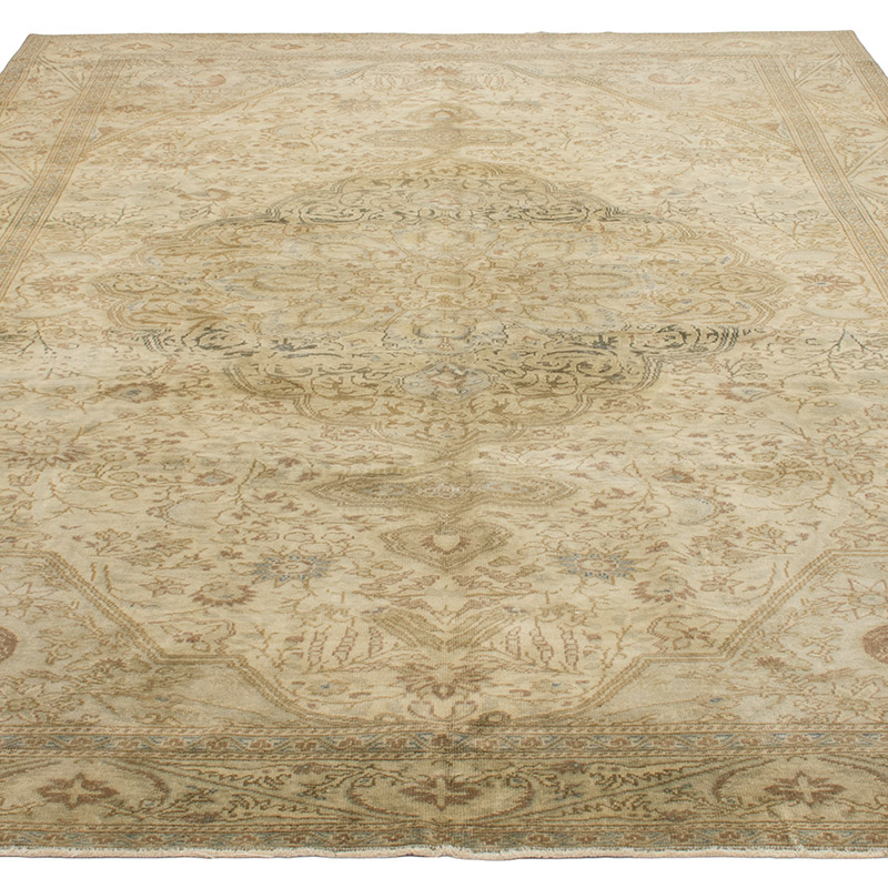 Vintage Turkish Hand-Knotted Rug - 6' 8" x 9' 8" (80" x 116") - K0092910