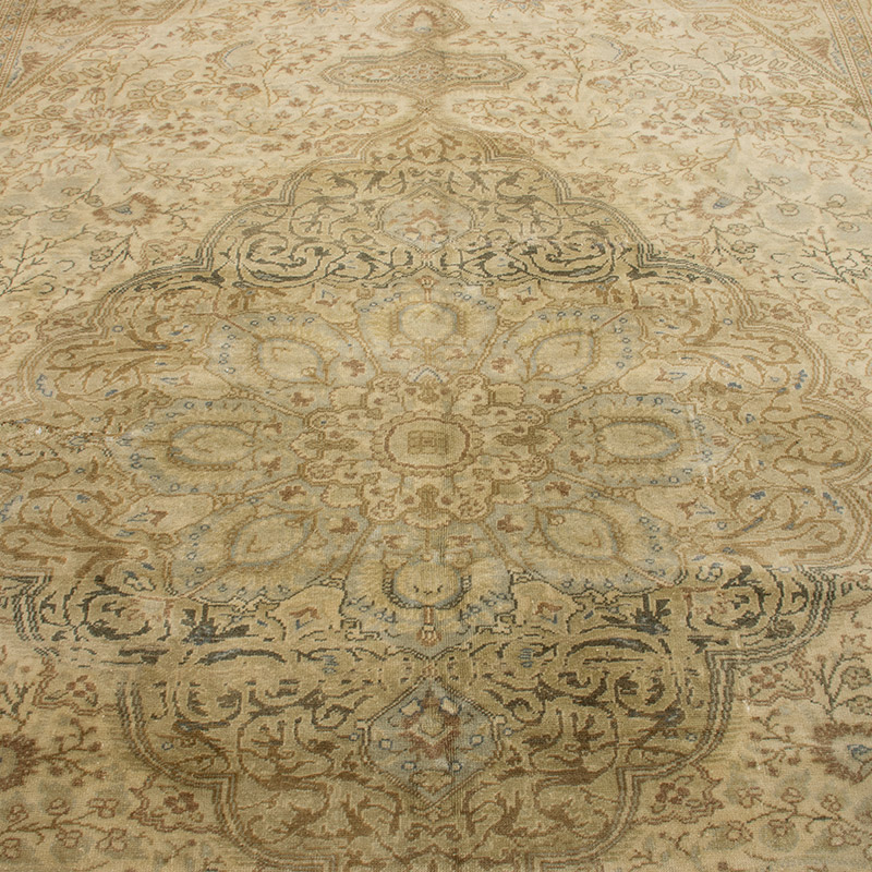 Vintage Turkish Hand-Knotted Rug - 6' 8" x 9' 8" (80" x 116") - K0092910
