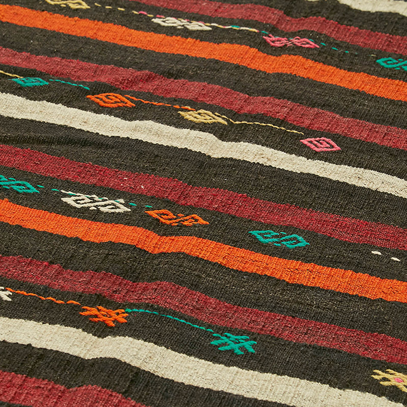 Vintage Anatolian Kilim Rug - 7' 5" x 10' 4" (89" x 124") - K0093635