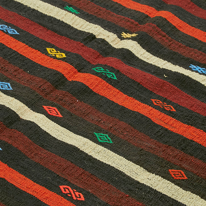 Vintage Anatolian Kilim Rug - 7' 3" x 9' 7" (87" x 115") - K0093642