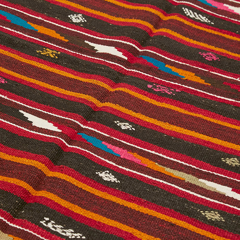 Vintage Anatolian Kilim Rug - 5' 11" x 10' 6" (71" x 126") - K0093649
