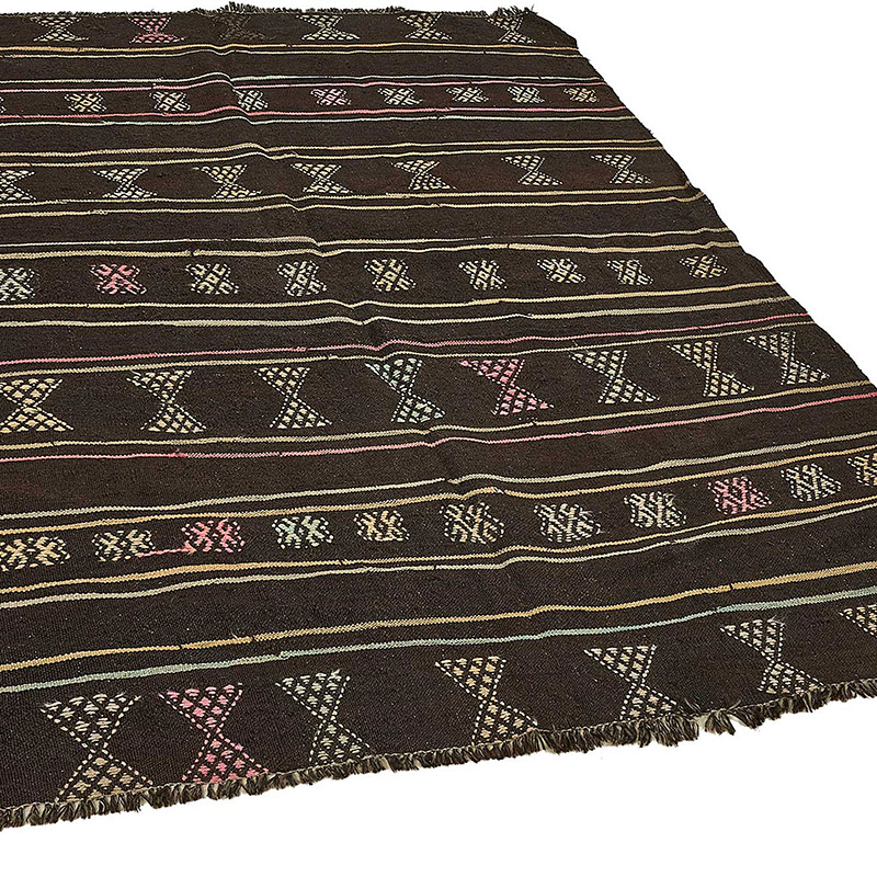 Vintage Anatolian Kilim Rug - 5' 7" x 6' 9" (67" x 81") - K0093651