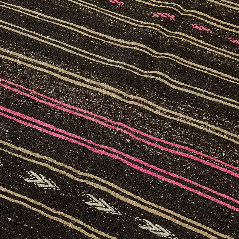 Vintage Anatolian Kilim Rug - 5' 8" x 10' 4" (68" x 124") - K0093659