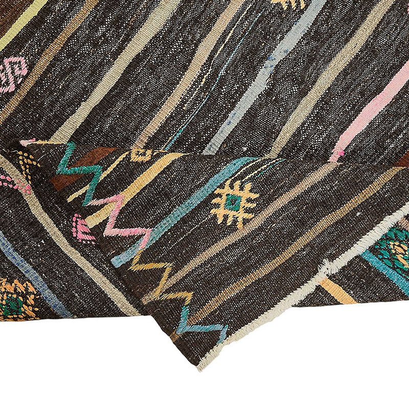 Vintage Anatolian Kilim Rug - 7' 1" x 9' 5" (85" x 113") - K0093677
