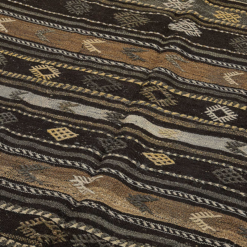 Vintage Anatolian Kilim Rug - 5' 7" x 10' 10" (67" x 130") - K0093685