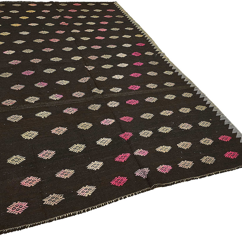 Vintage Anatolian Kilim Rug - 5' 10" x 9' 11" (70" x 119") - K0093698