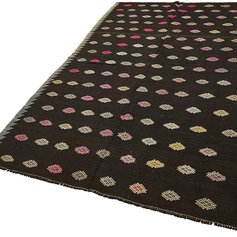 Vintage Anatolian Kilim Rug - 5' 10" x 9' 11" (70" x 119") - K0093698