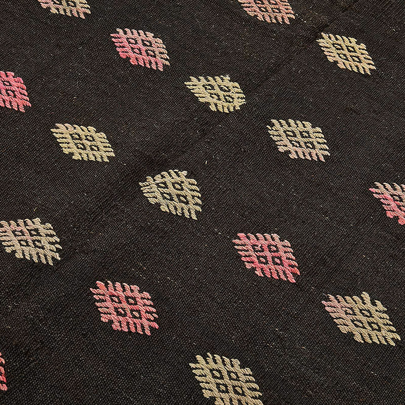 Vintage Anatolian Kilim Rug - 5' 10" x 9' 11" (70" x 119") - K0093698