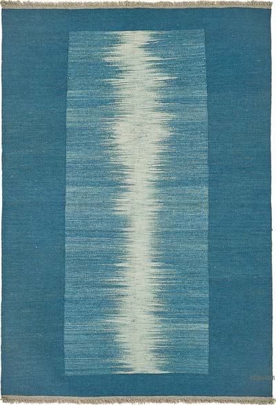 New Hand-Woven Kilim Rug