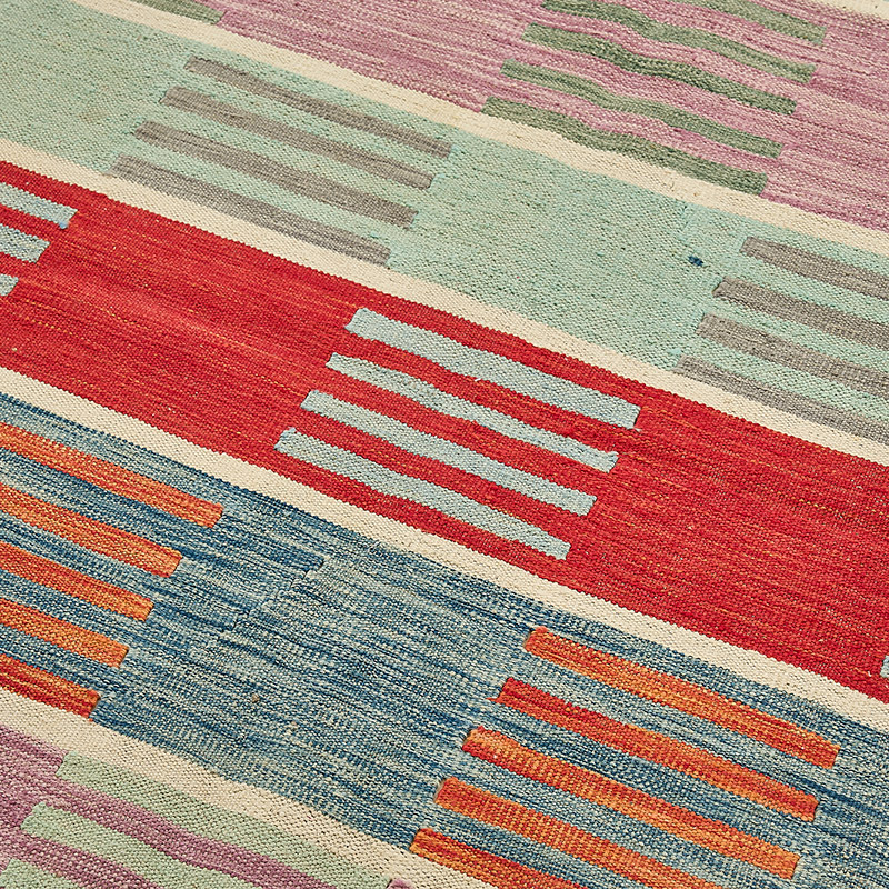 New Hand-Woven Kilim Rug - K0093716