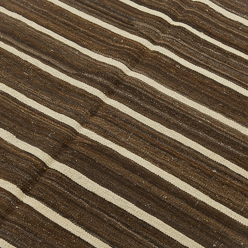 New Hand-Woven Kilim Rug - K0093717