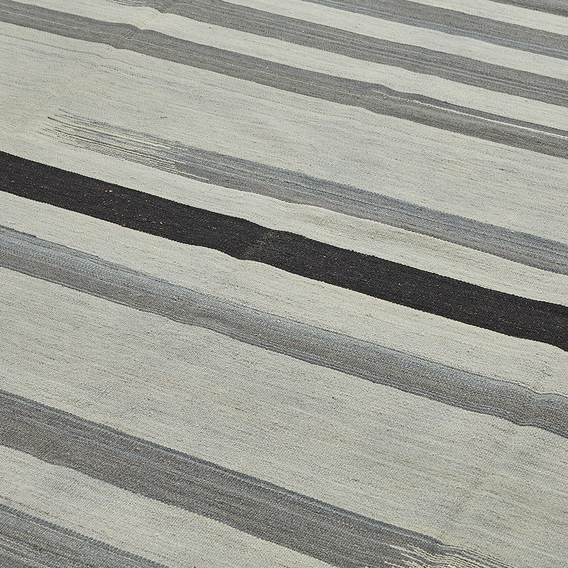 New Hand-Woven Kilim Rug - K0093734