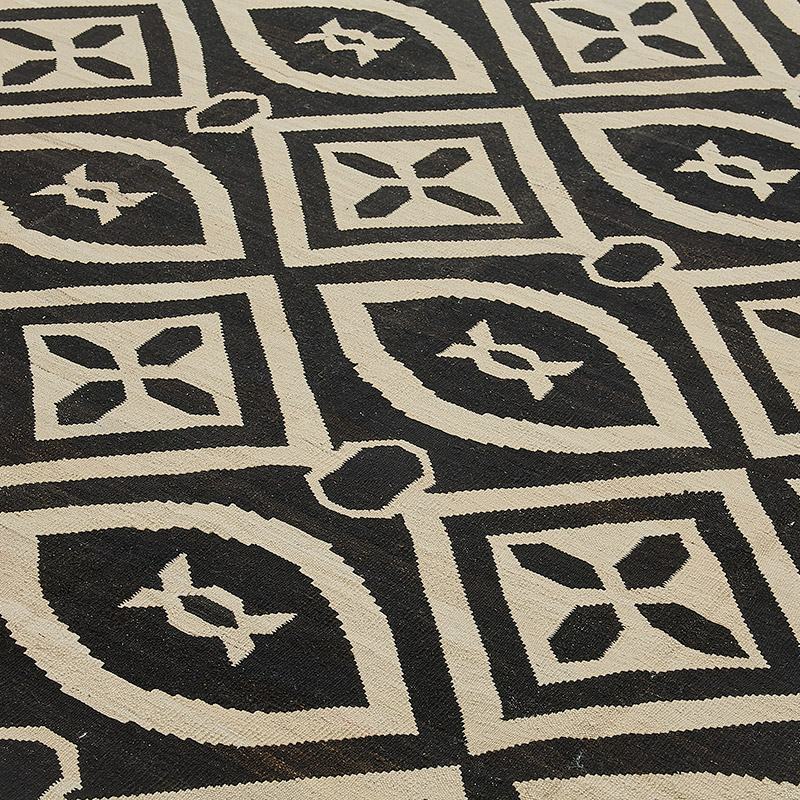 New Hand-Woven Kilim Rug - K0093746