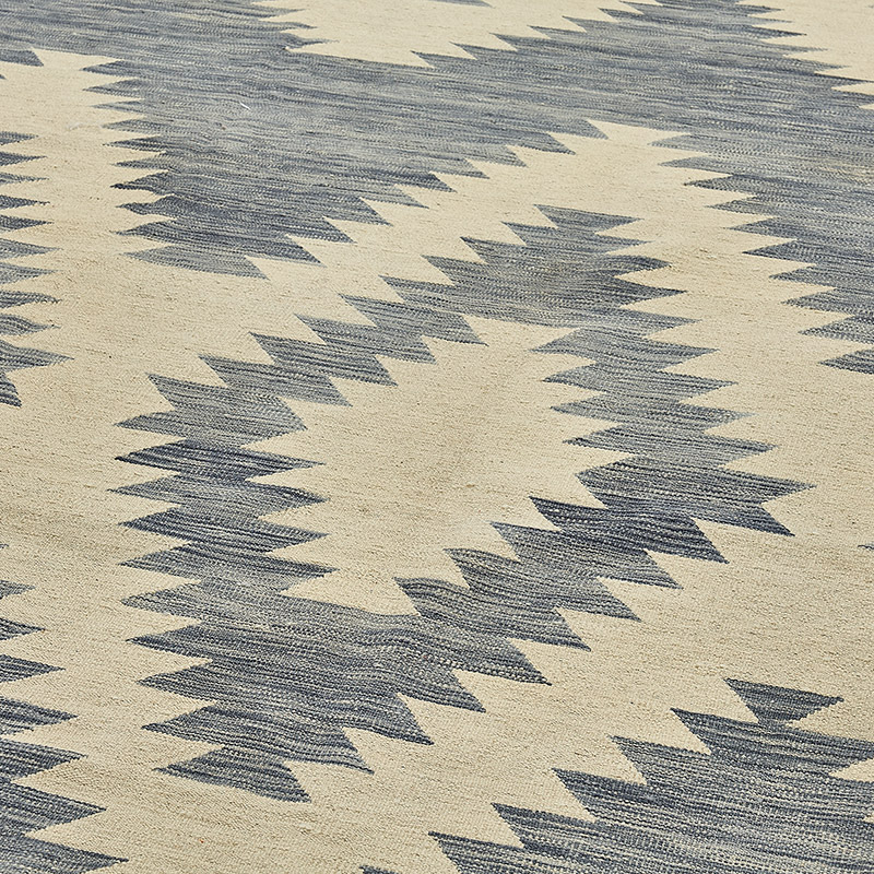 New Hand-Woven Kilim Rug - K0093747
