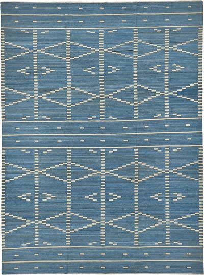 New Hand-Woven Kilim Rug