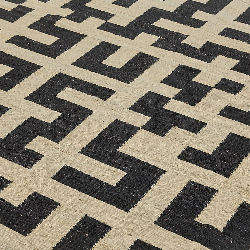 New Hand-Woven Kilim Rug - K0093769