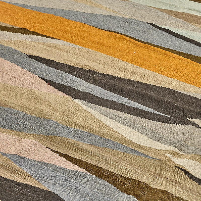 New Hand-Woven Kilim Rug - K0093772