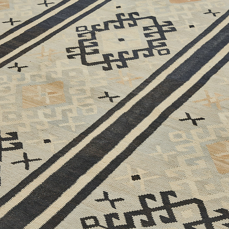 New Hand-Woven Kilim Rug - K0093776