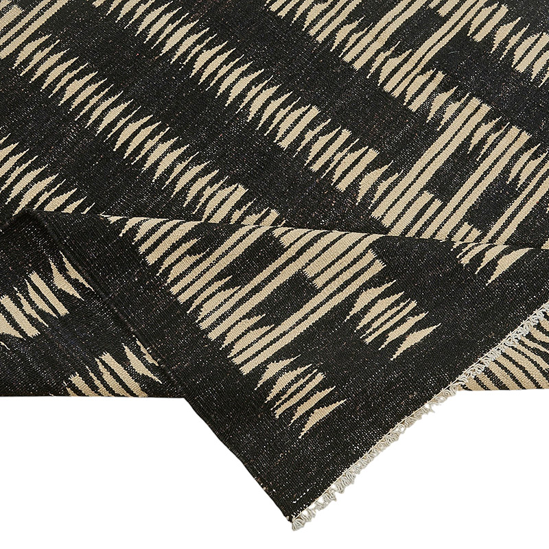 New Hand-Woven Kilim Rug - K0093783
