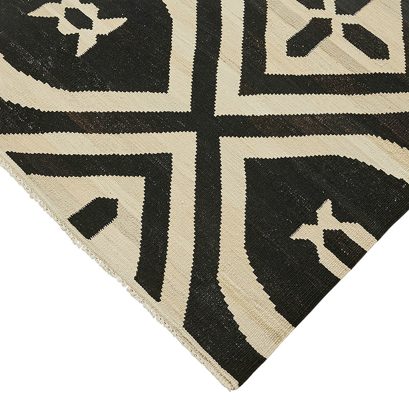 New Hand-Woven Kilim Rug - K0093784