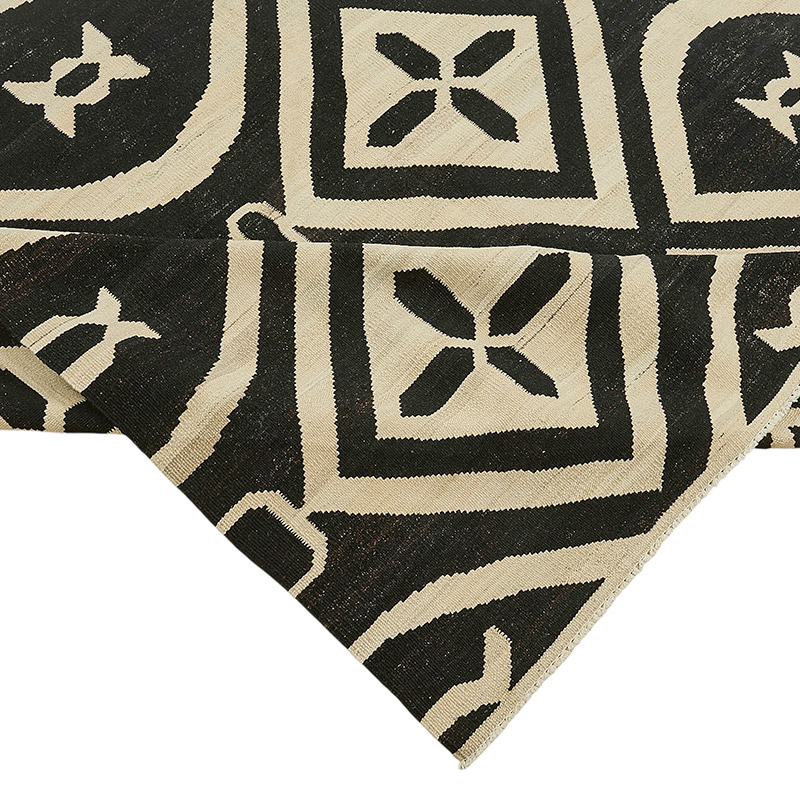 New Hand-Woven Kilim Rug - K0093784