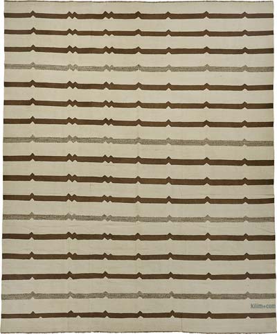 New Hand-Woven Kilim Rug