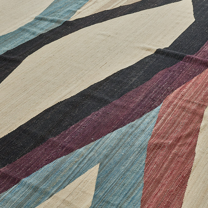 New Hand-Woven Kilim Rug - K0093803