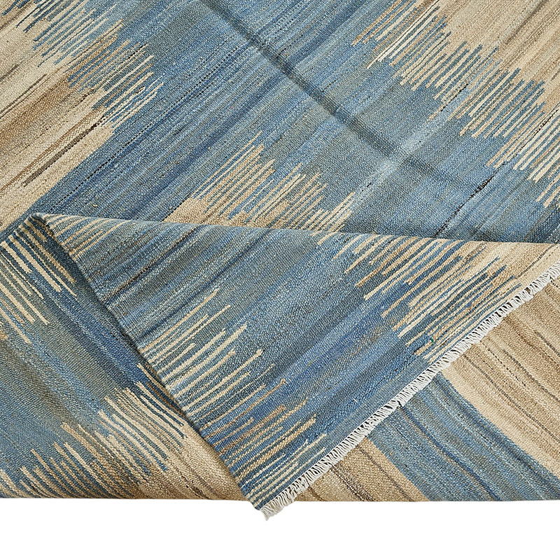 New Hand-Woven Kilim Rug - K0093806