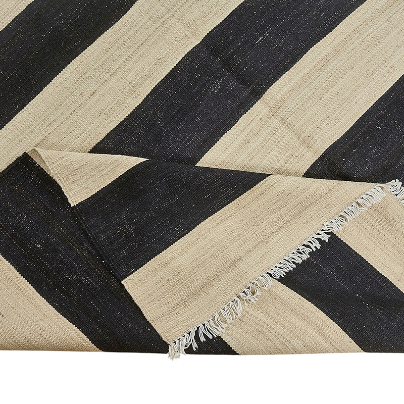 New Hand-Woven Kilim Rug - K0093809