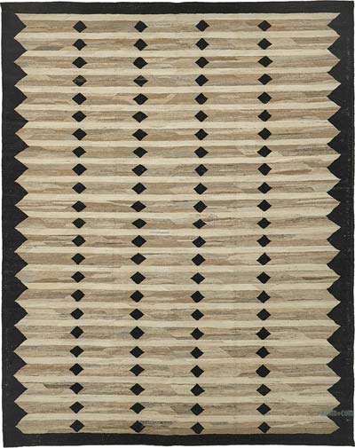 New Hand-Woven Kilim Rug