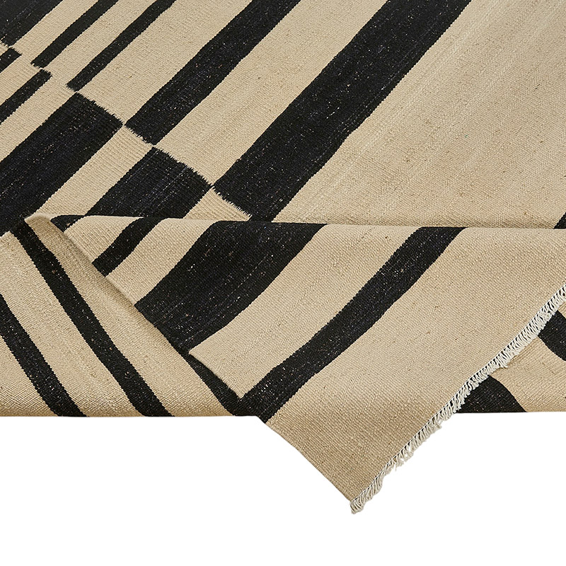 New Hand-Woven Kilim Rug - K0093819