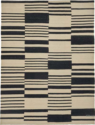 New Hand-Woven Kilim Rug