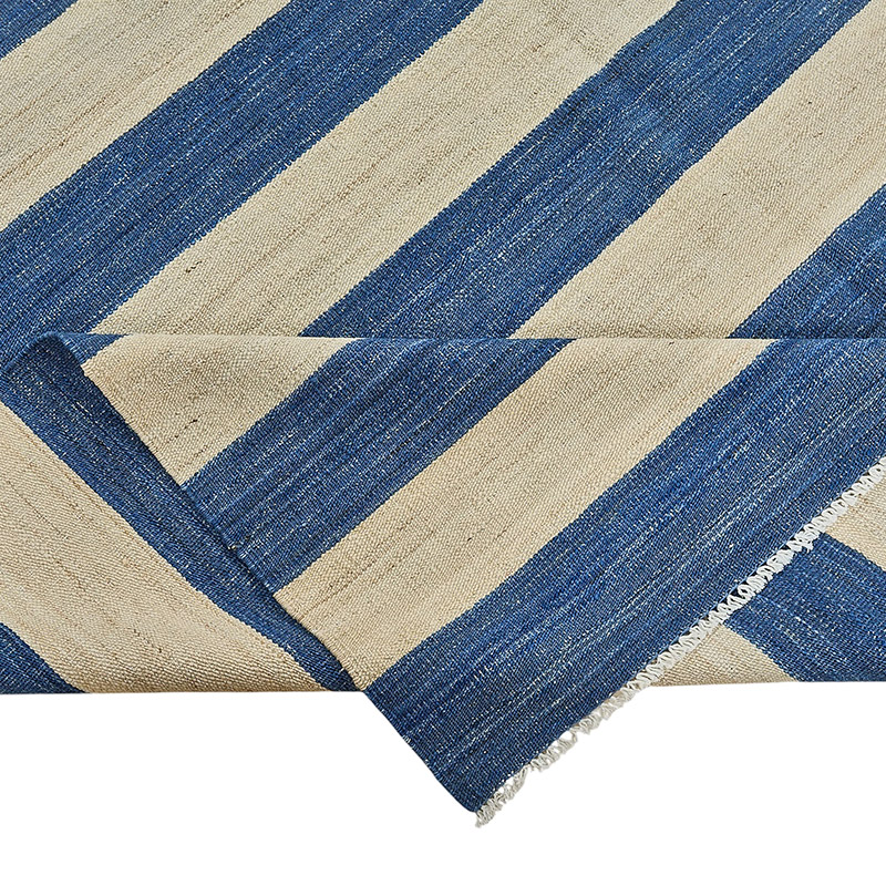 New Hand-Woven Kilim Rug - K0093820