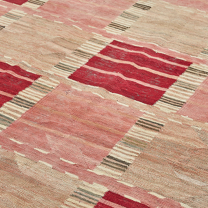 New Hand-Woven Kilim Rug - K0093822