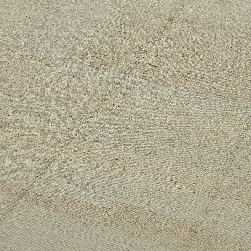 New Hand-Woven Kilim Rug - K0093824