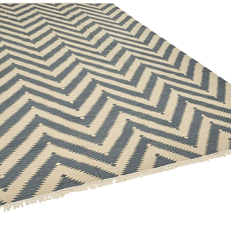 New Hand-Woven Kilim Rug - K0093829