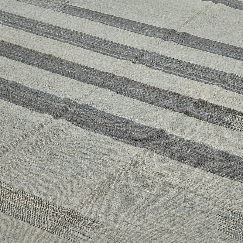New Hand-Woven Kilim Rug - K0093843