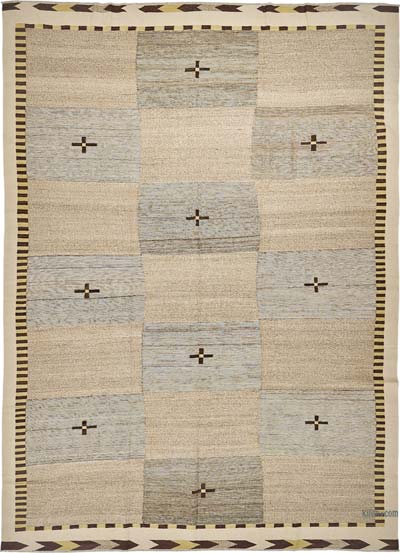 New Hand-Woven Kilim Rug