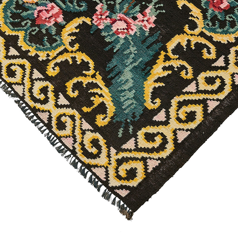 Vintage Handwoven Moldovan Kilim Rug - 7' 3" x 8' 10" (87" x 106") - K0093850