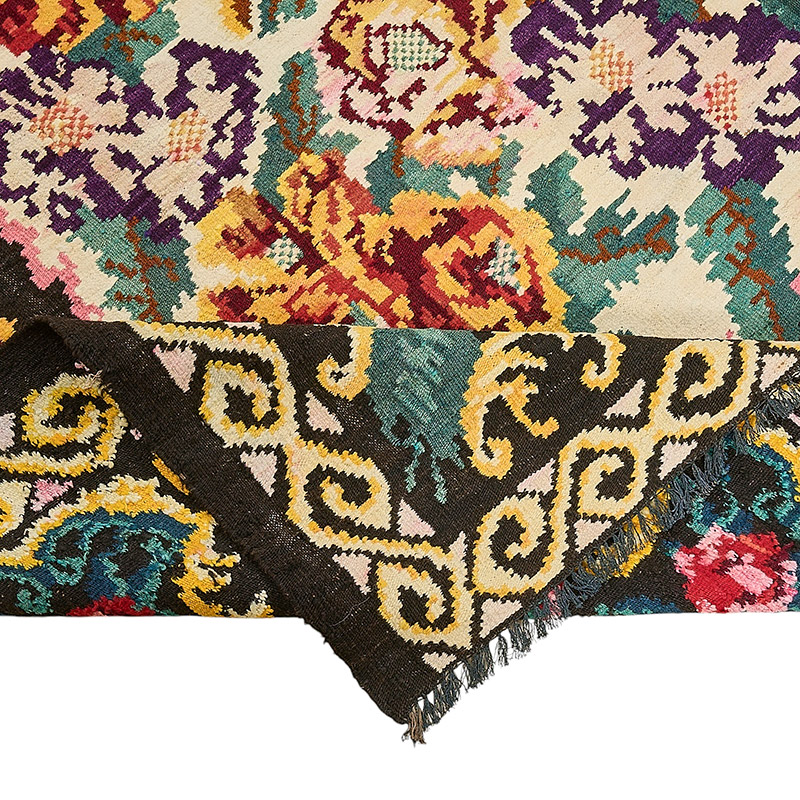 Vintage Handwoven Moldovan Kilim Rug - 7' 3" x 8' 10" (87" x 106") - K0093850