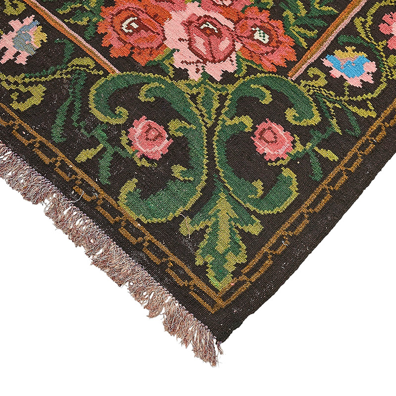 Vintage Handwoven Moldovan Kilim Rug - 6' 9" x 10' 3" (81" x 123") - K0093852