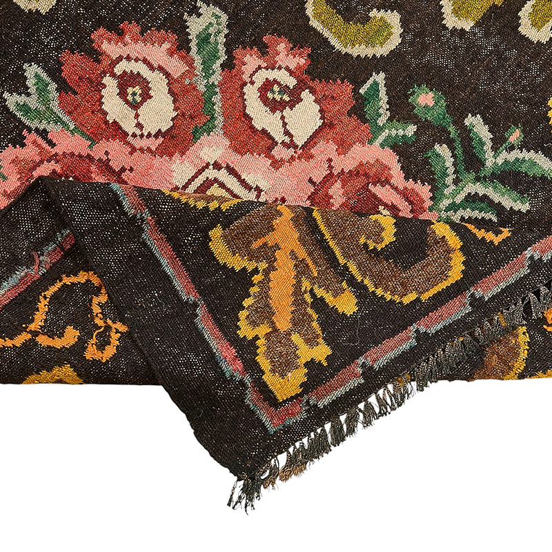 Vintage Handwoven Moldovan Kilim Rug - 6' 9" x 10' 10" (81" x 130") - K0093854