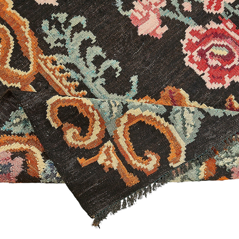 Vintage Handwoven Moldovan Kilim Rug - 5' 11" x 9' 2" (71" x 110") - K0093866
