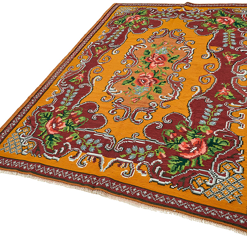 Vintage Handwoven Moldovan Kilim Rug - 6' 1" x 9'  (73" x 108") - K0093867