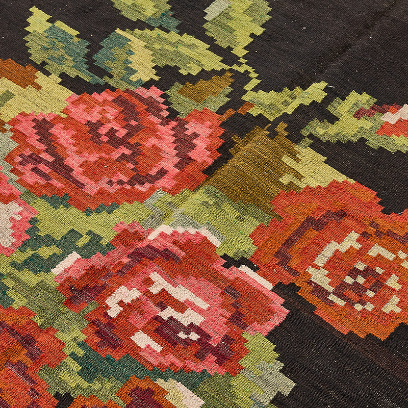 Vintage Handwoven Moldovan Kilim Rug - 6' 8" x 10' 6" (80" x 126") - K0093870