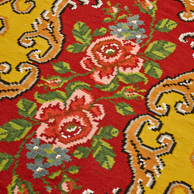 Vintage Handwoven Moldovan Kilim Rug - 5' 5" x 8' 10" (65" x 106") - K0093873
