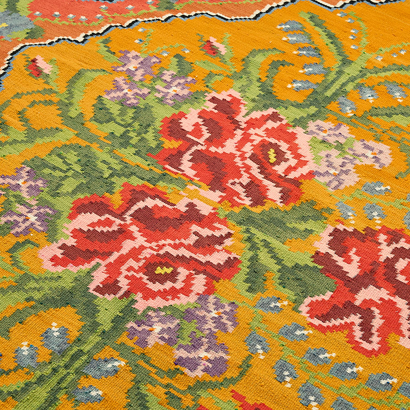 Vintage Handwoven Moldovan Kilim Rug - 6' 2" x 9' 7" (74" x 115") - K0093877