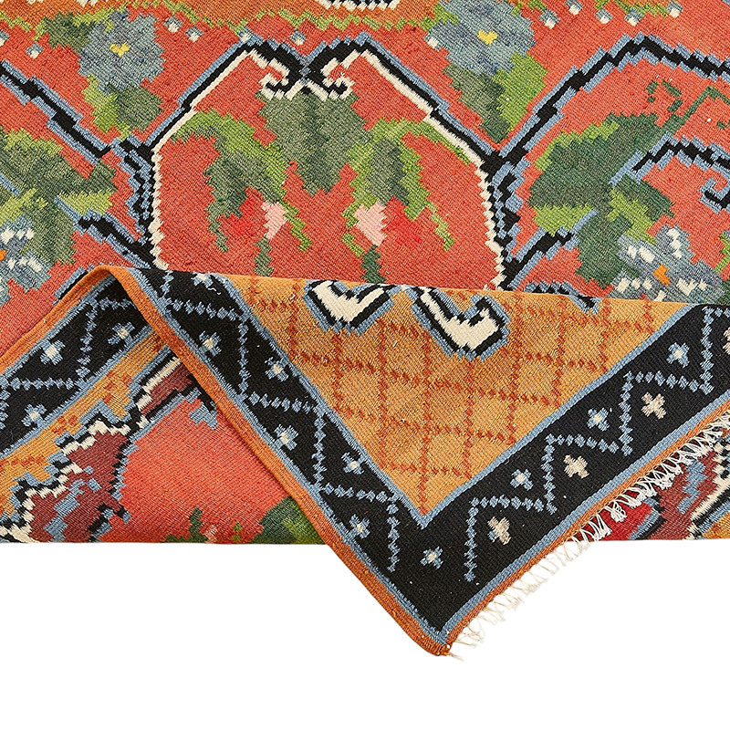 Vintage Handwoven Moldovan Kilim Rug - 6' 2" x 9' 7" (74" x 115") - K0093877
