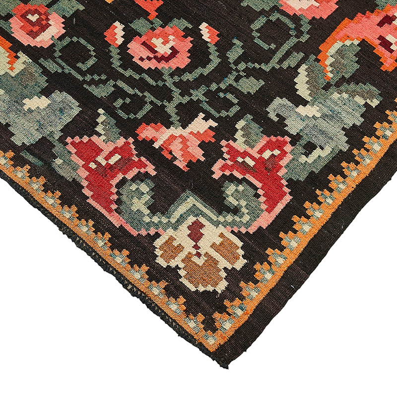 Vintage Handwoven Moldovan Kilim Rug - 6' 9" x 10' 9" (81" x 129") - K0093878